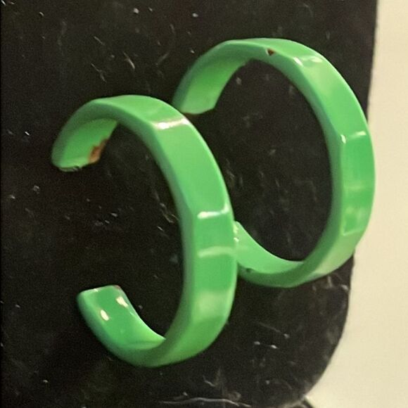 1” hypoallergenic silver tone green hoop stud earrings - Picture 9 of 11
